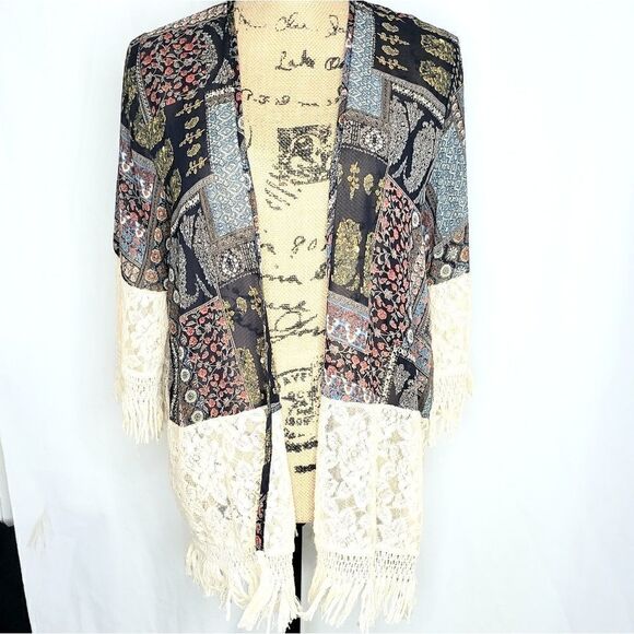 Orange Creek | Floral & Lace Kimono - Picture 1 of 4